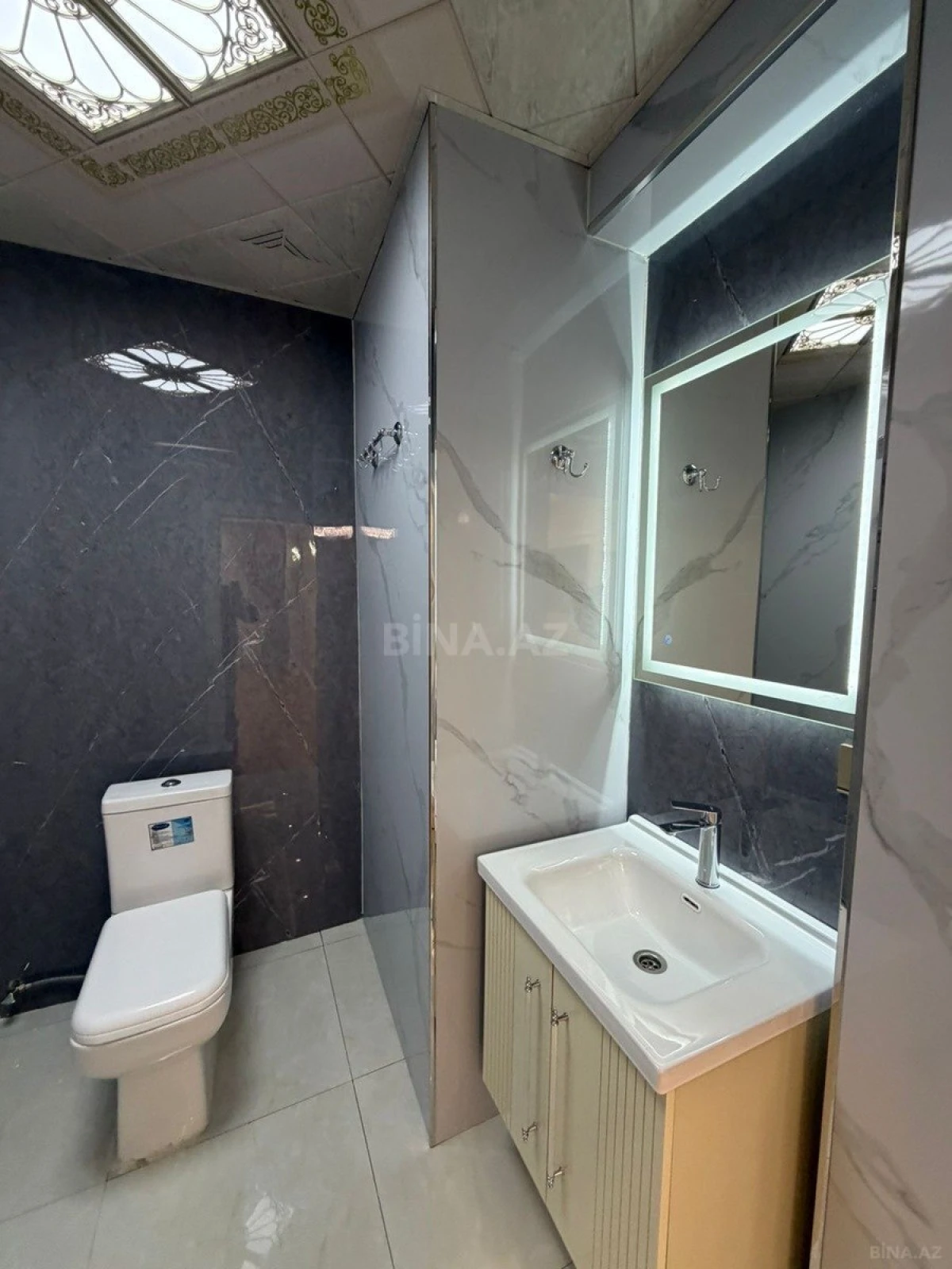 Satılır 3 otaqlı mənzil 150 m²