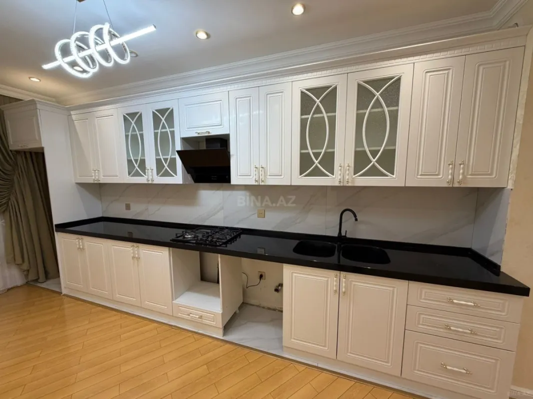 Satılır 3 otaqlı mənzil 150 m²