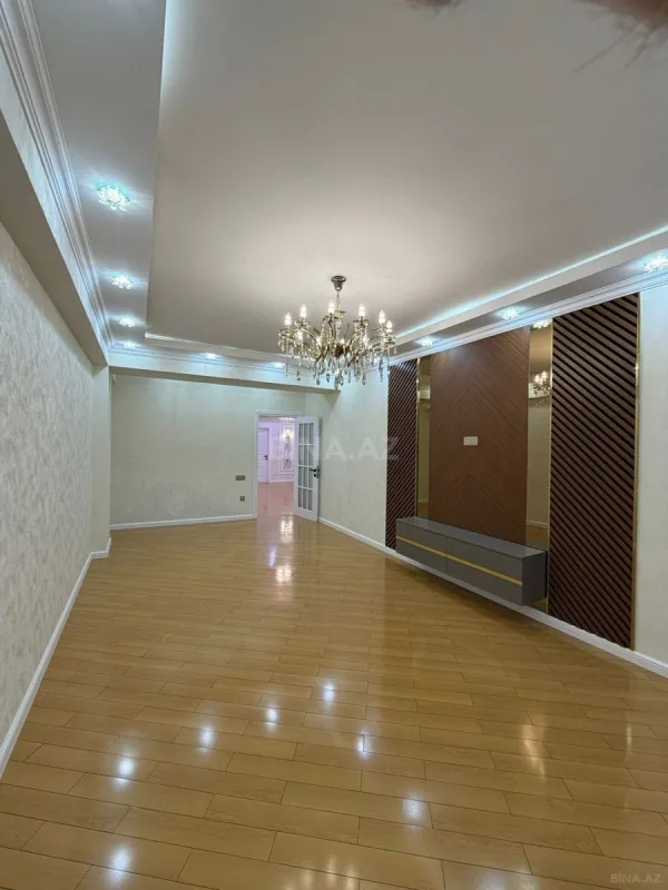 Satılır 3 otaqlı mənzil 150 m²