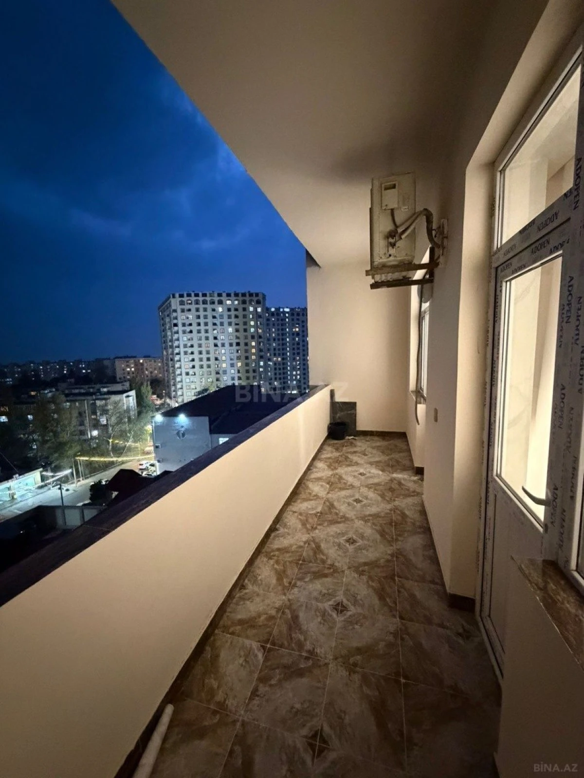 Satılır 3 otaqlı mənzil 150 m²