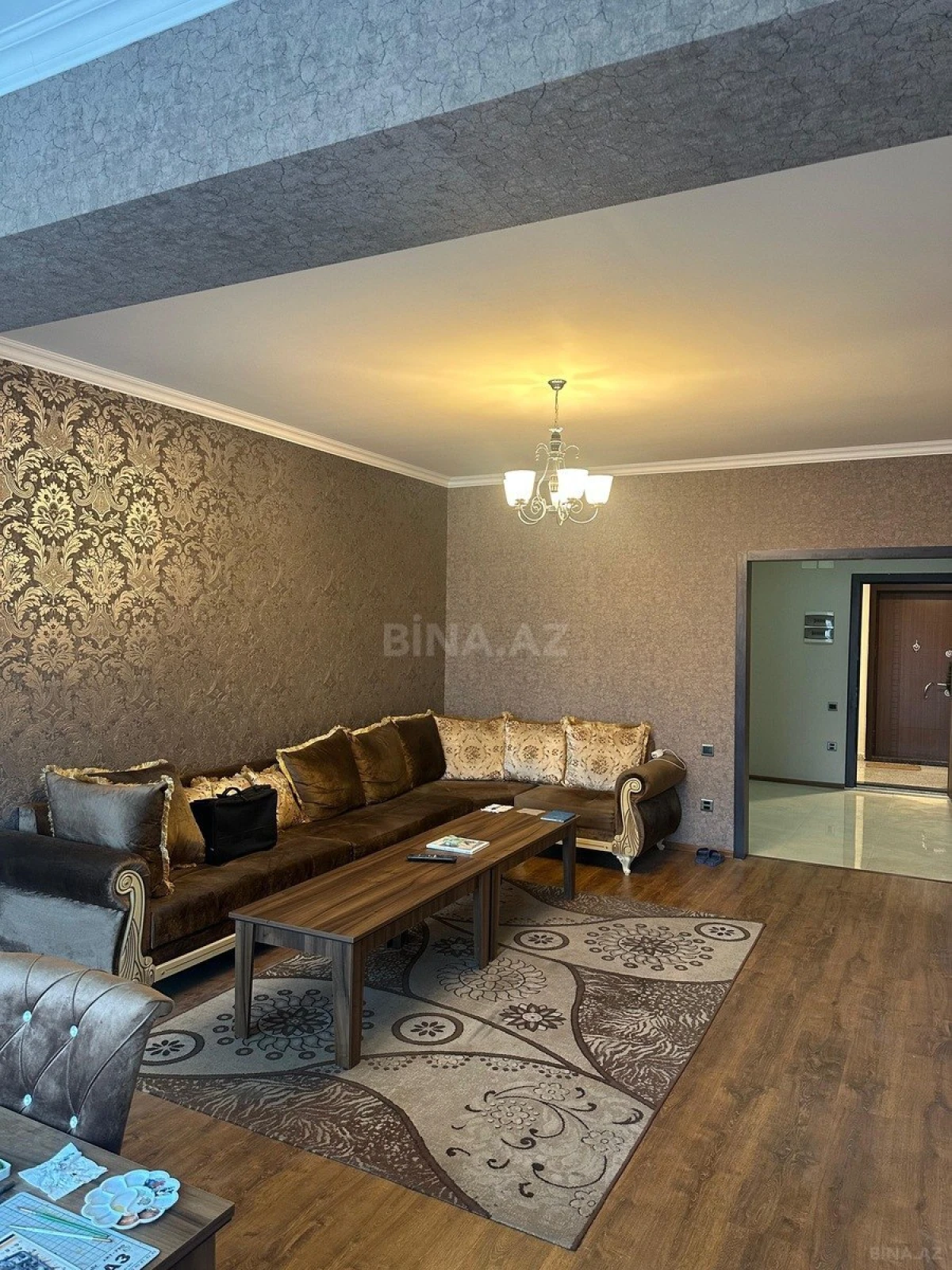 Satılır 2 otaqlı mənzil 120 m²
