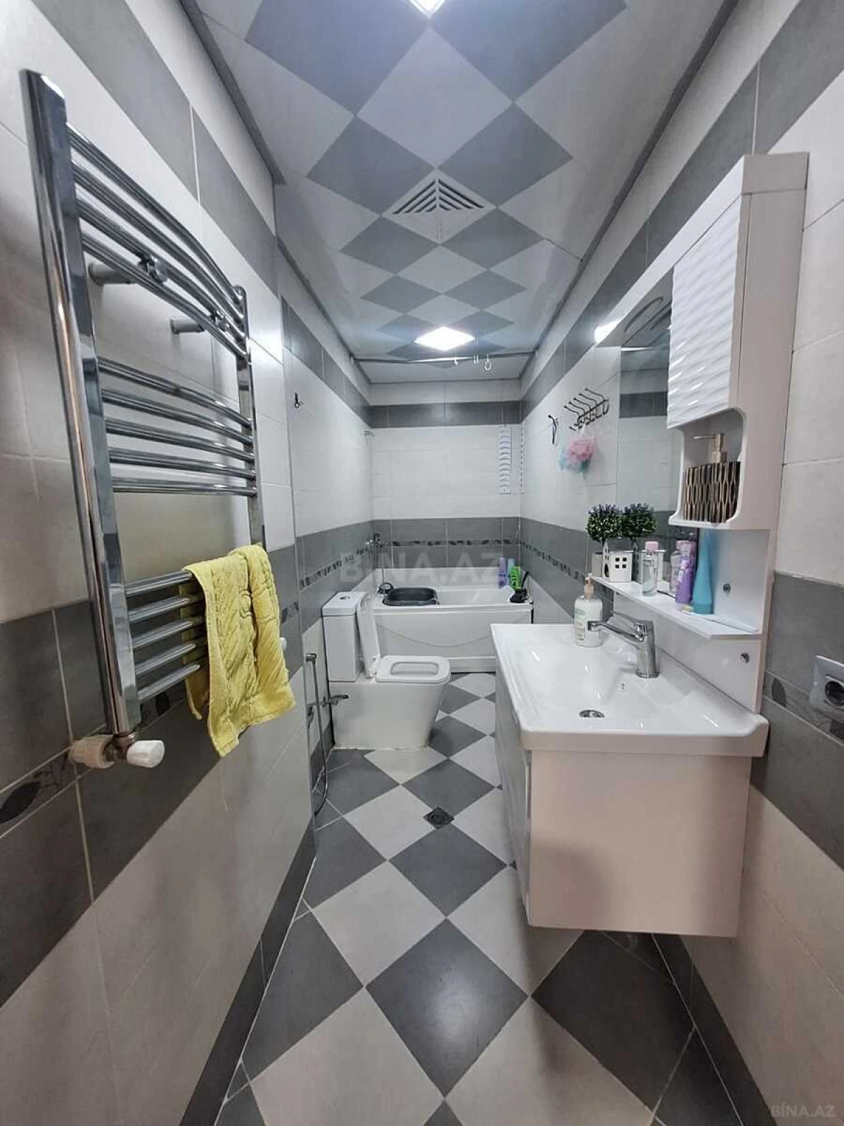 Satılır 3 otaqlı mənzil 82 m²