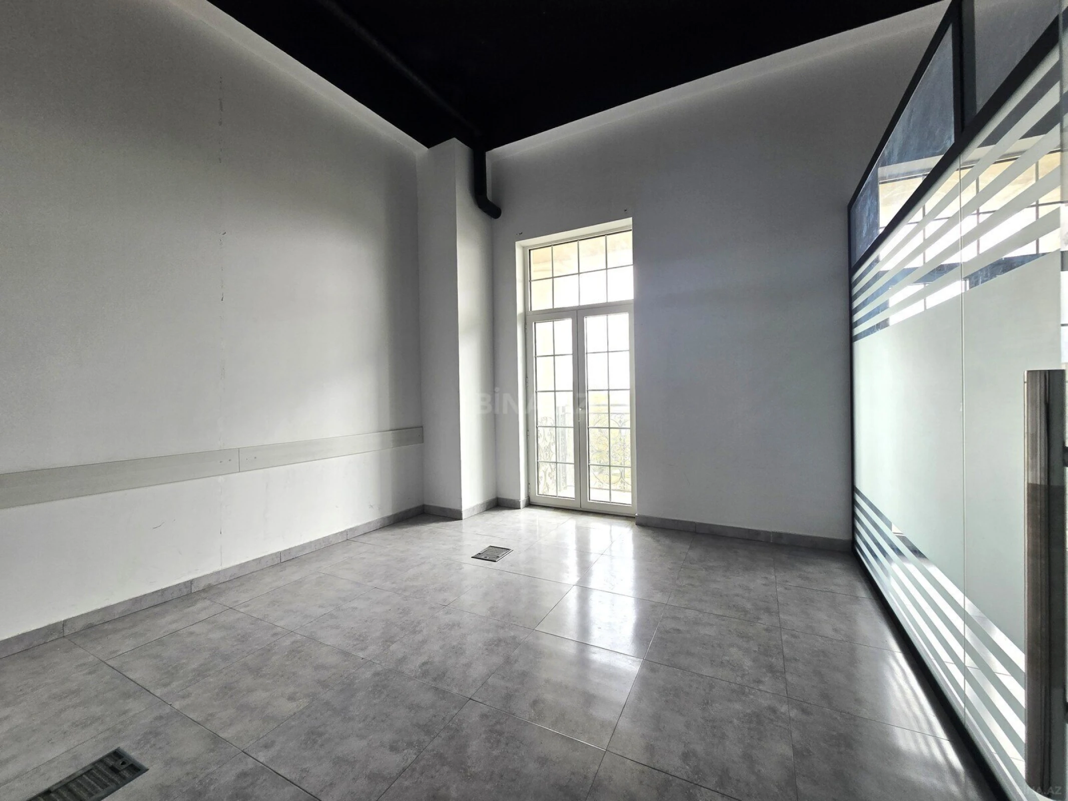 Satılır 4 otaqlı ofis 110 m²