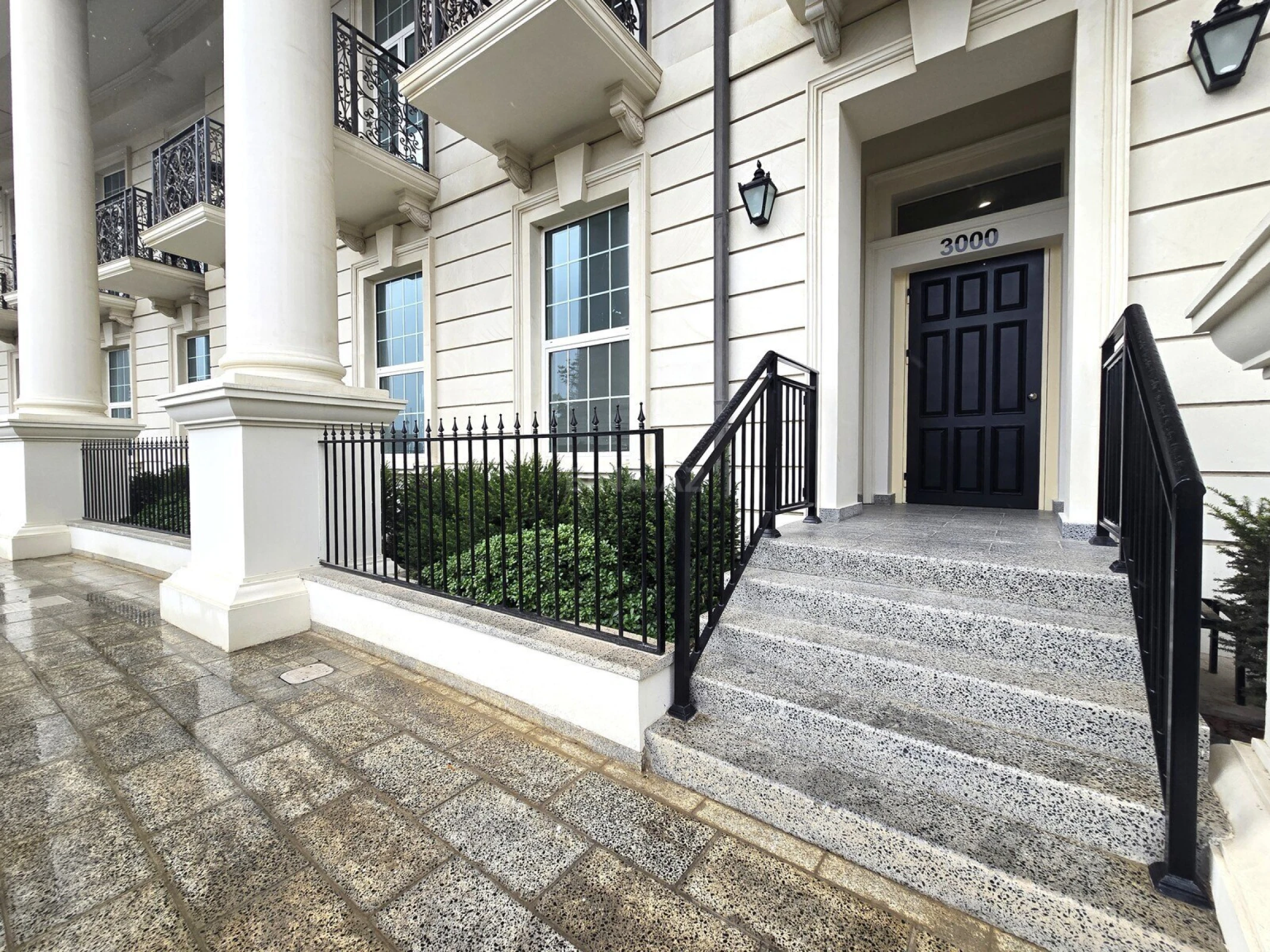 Satılır 4 otaqlı ofis 110 m²