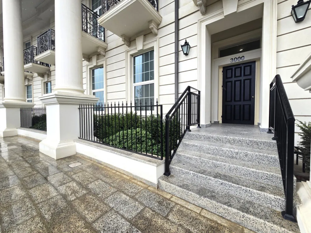 Satılır 4 otaqlı ofis 110 m²