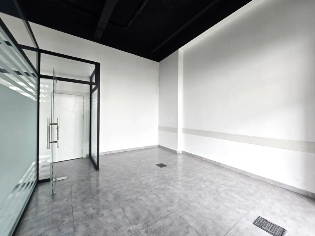 Satılır 4 otaqlı ofis 110 m²