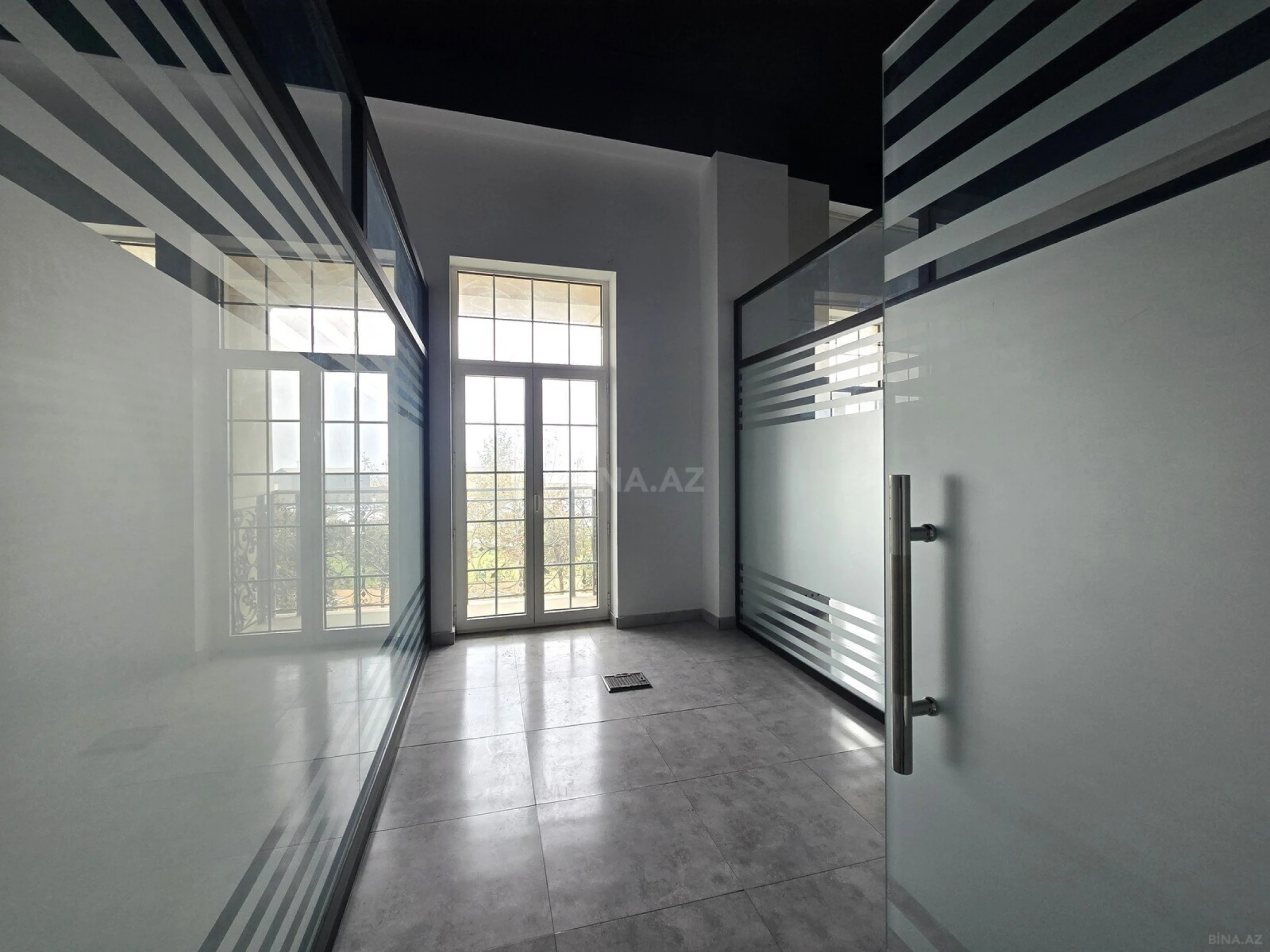 Satılır 4 otaqlı ofis 110 m²