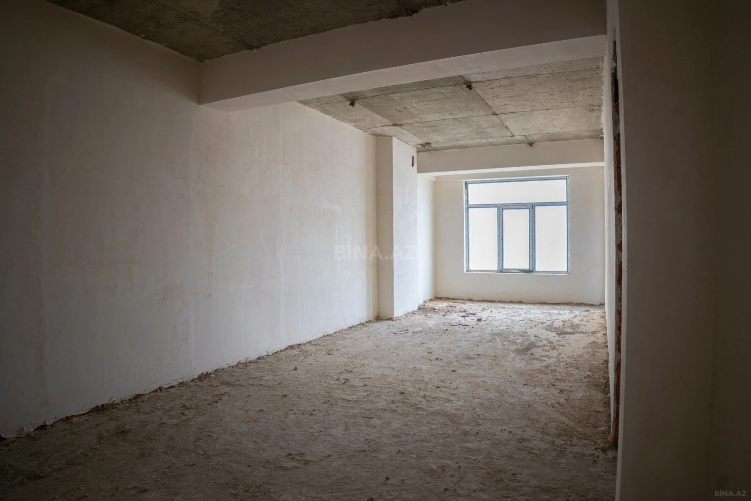 Satılır 4 otaqlı mənzil 179 m²