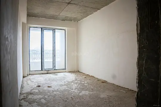 Satılır 4 otaqlı mənzil 179 m²