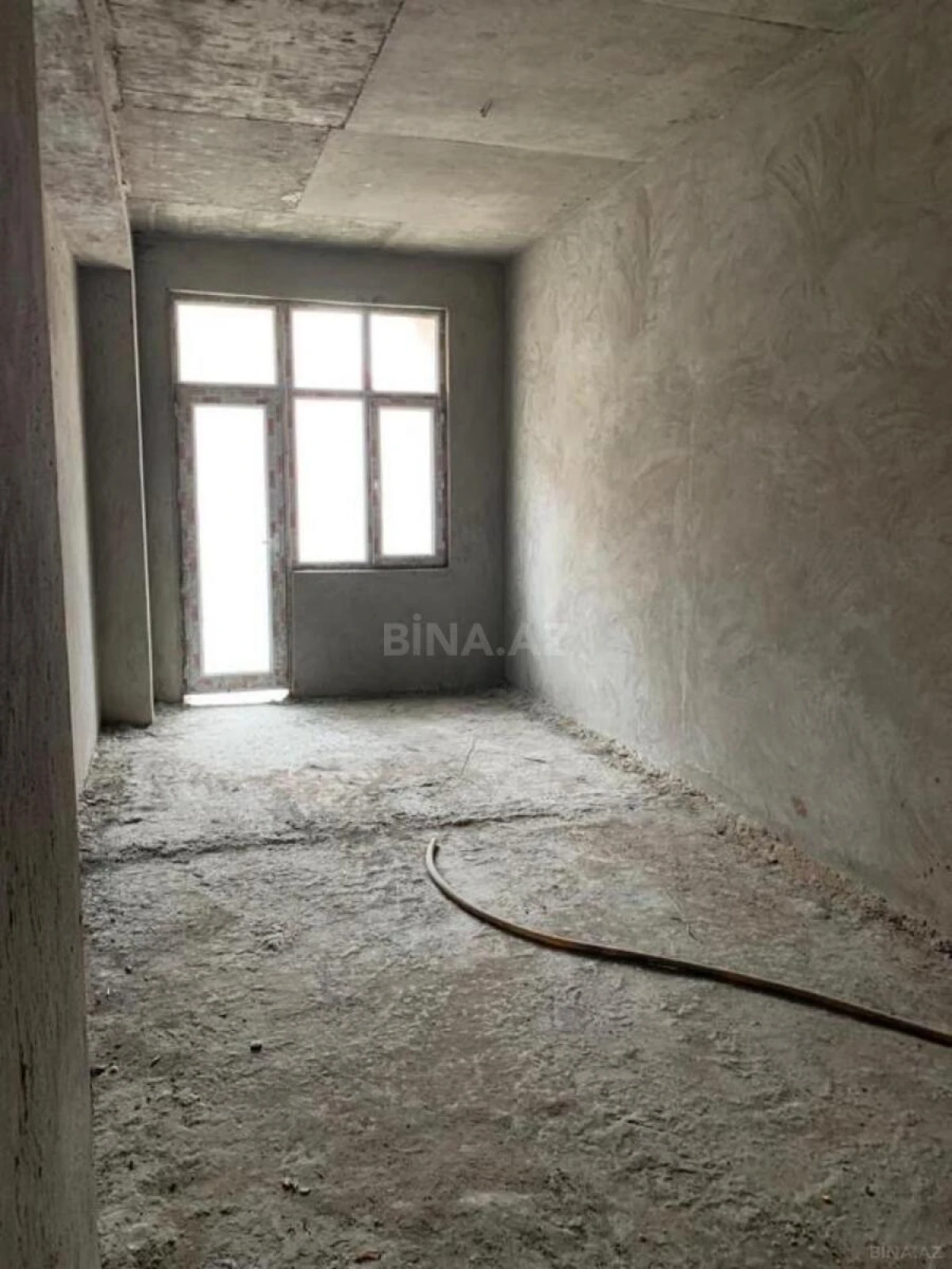 Satılır 3 otaqlı mənzil 141 m²