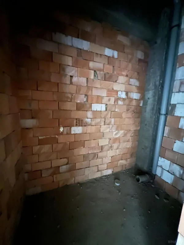 Satılır 3 otaqlı mənzil 141 m²