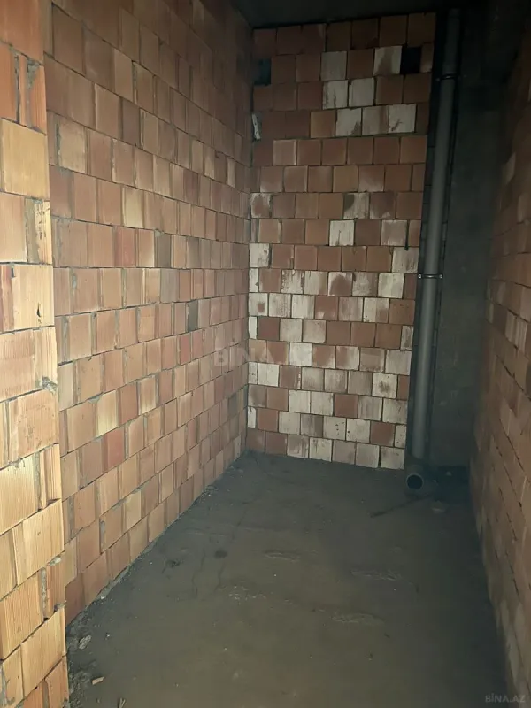 Satılır 3 otaqlı mənzil 141 m²