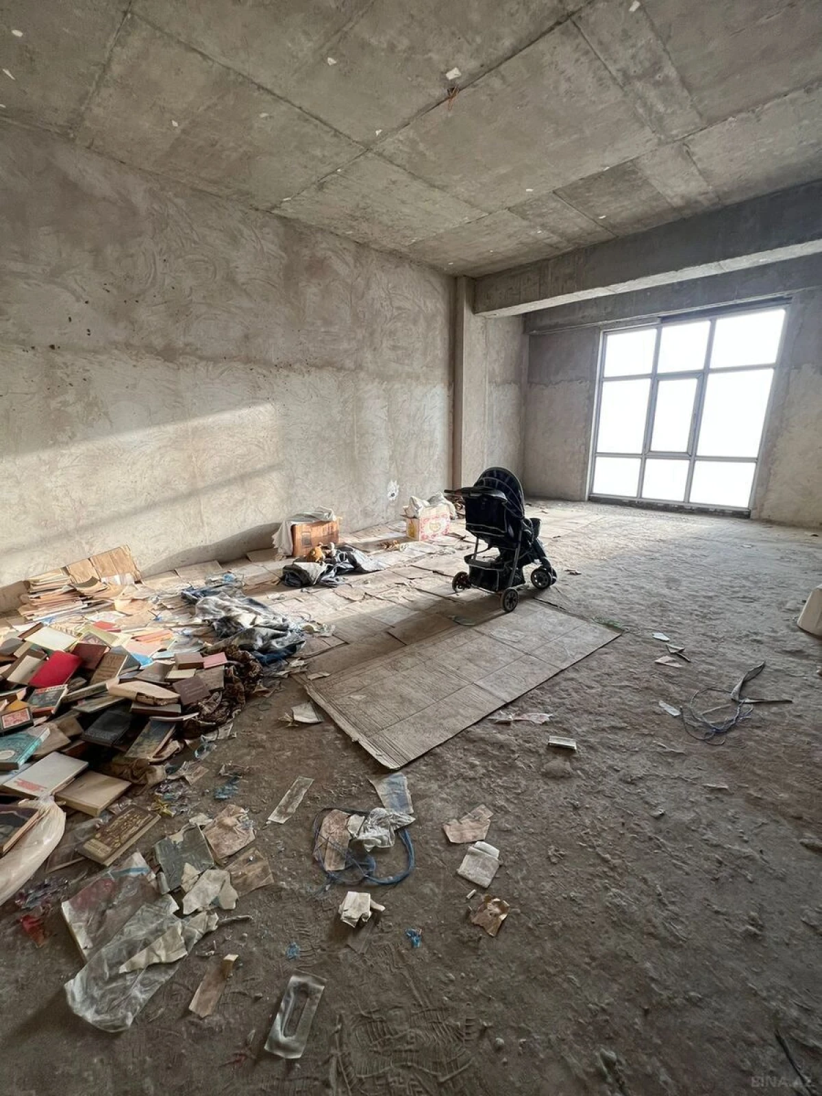 Satılır 3 otaqlı mənzil 141 m²