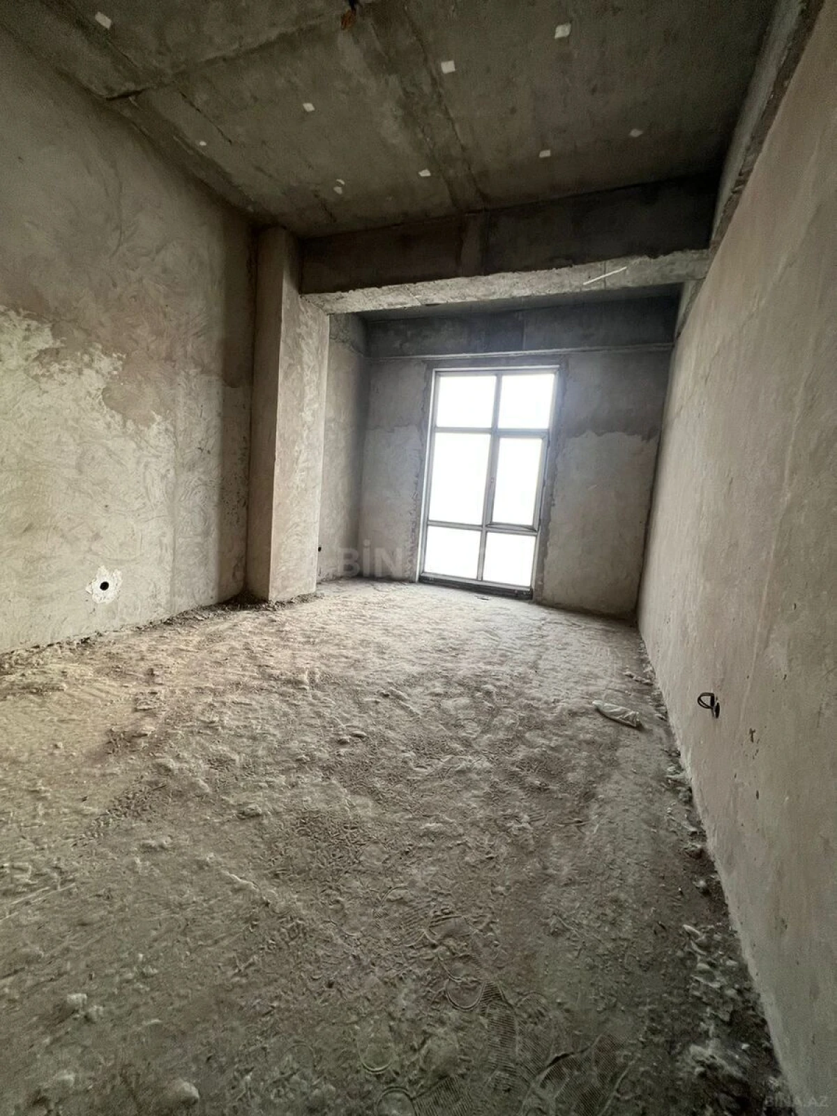 Satılır 3 otaqlı mənzil 141 m²