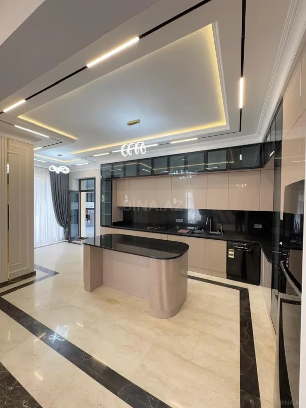 Satılır 6 otaqlı həyət evi 450 m²