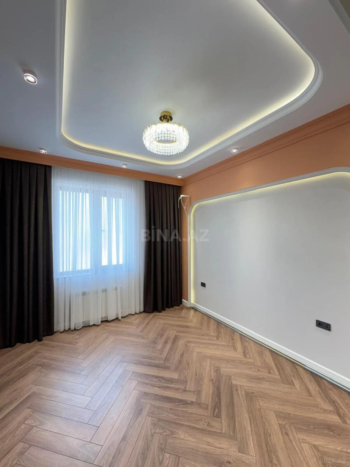 Satılır 6 otaqlı həyət evi 450 m²