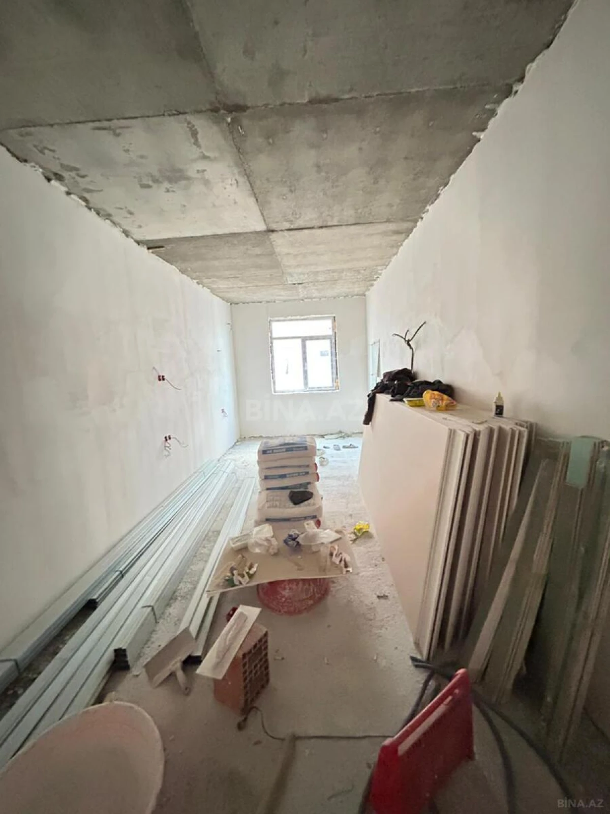 Satılır 3 otaqlı mənzil 135 m²