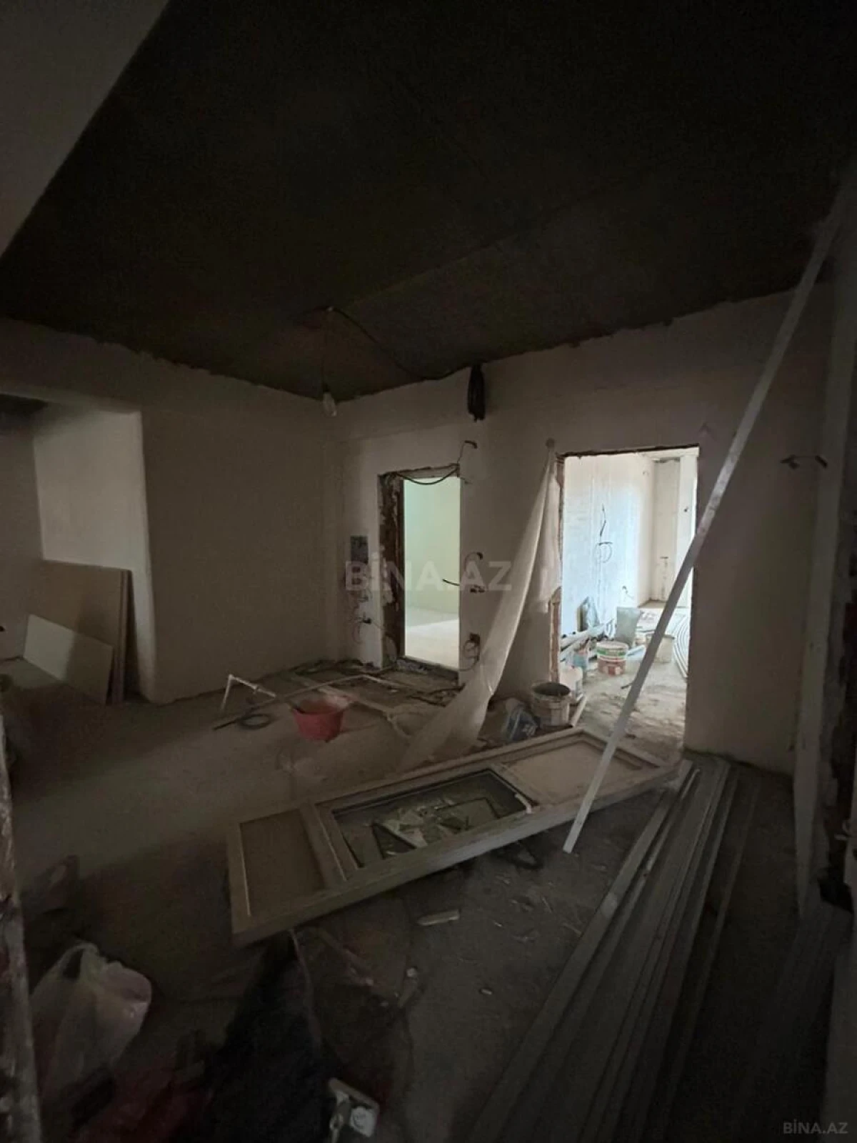 Satılır 3 otaqlı mənzil 135 m²