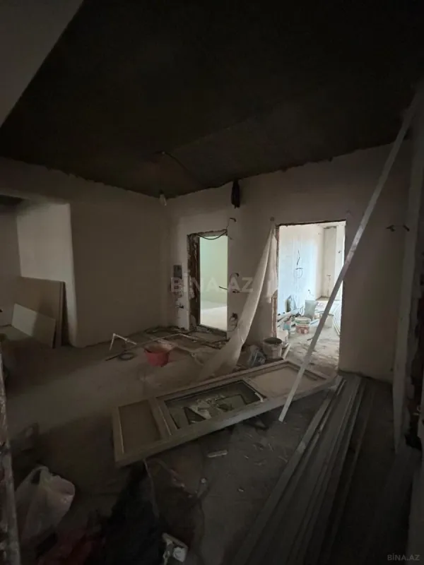 Satılır 3 otaqlı mənzil 135 m²