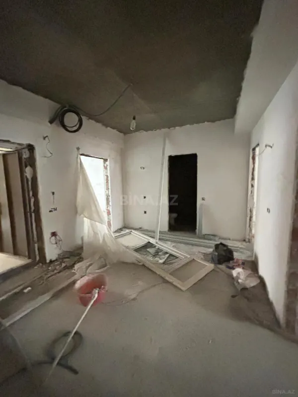 Satılır 3 otaqlı mənzil 135 m²