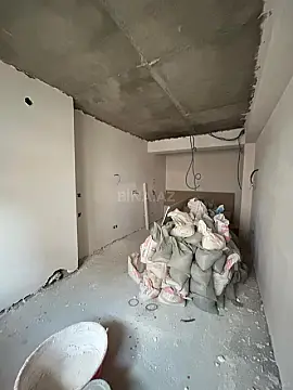 Satılır 3 otaqlı mənzil 135 m²