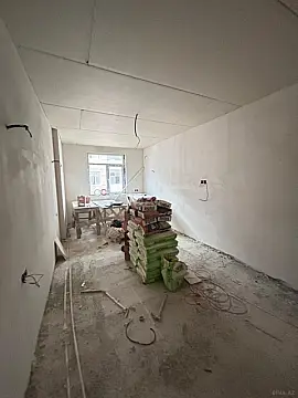 Satılır 3 otaqlı mənzil 135 m²