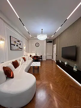 Kirayə verilir 2 otaqlı mənzil 68 m²