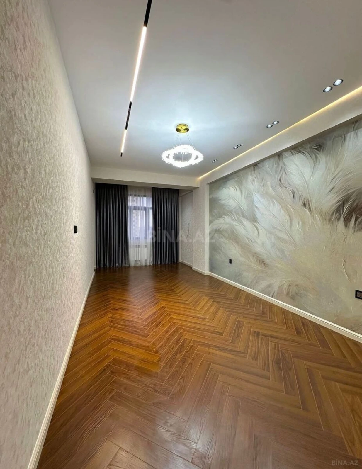 Satılır 3 otaqlı mənzil 141 m²