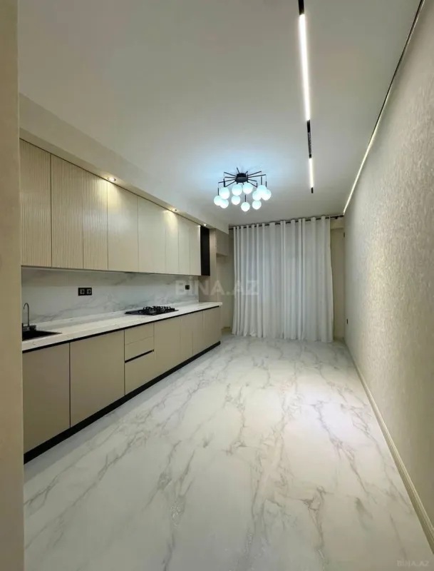Satılır 3 otaqlı mənzil 141 m²