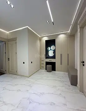 Satılır 3 otaqlı mənzil 141 m²