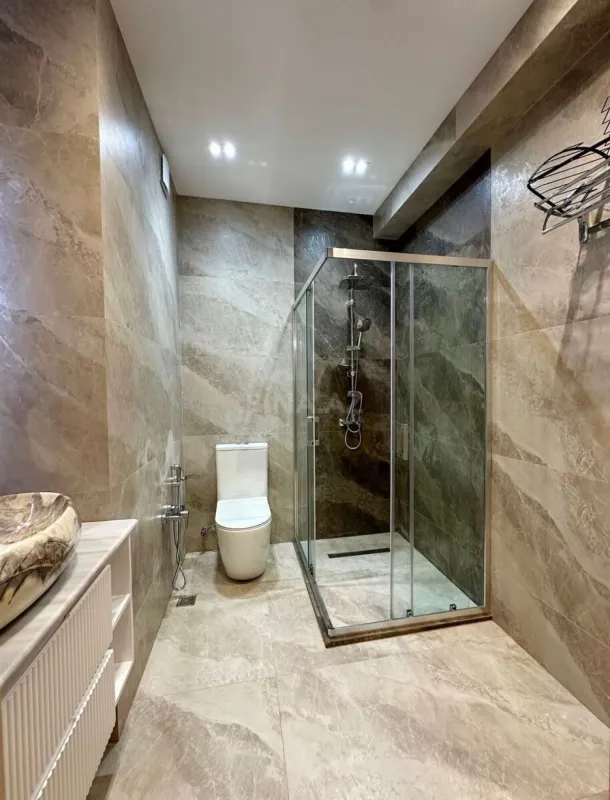 Satılır 3 otaqlı mənzil 141 m²