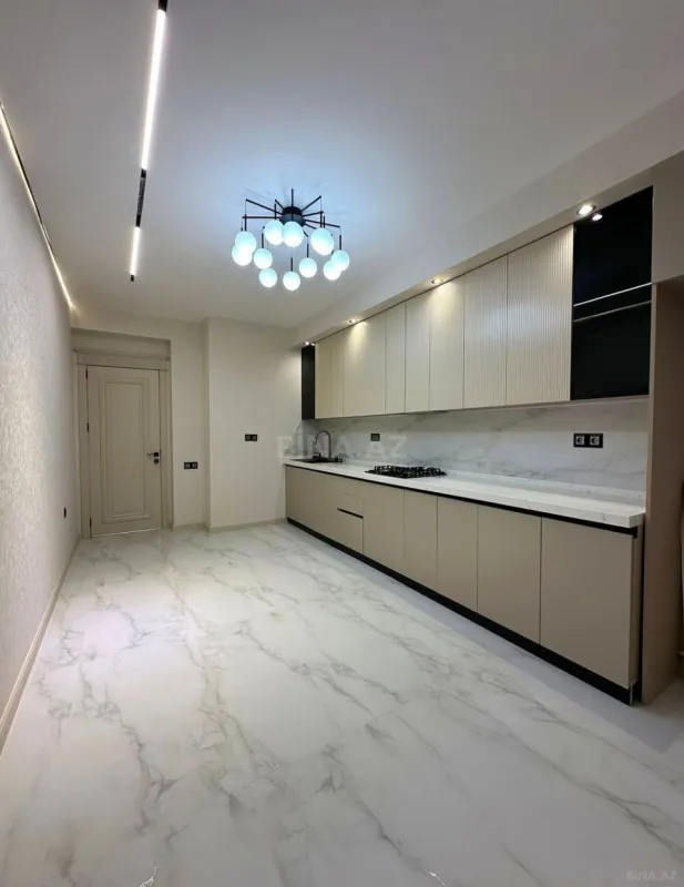 Satılır 3 otaqlı mənzil 141 m²