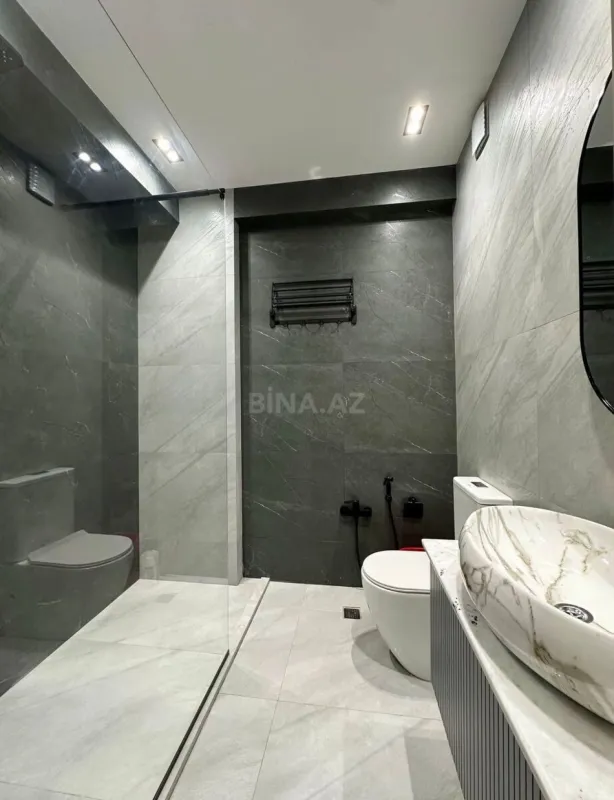 Satılır 3 otaqlı mənzil 141 m²