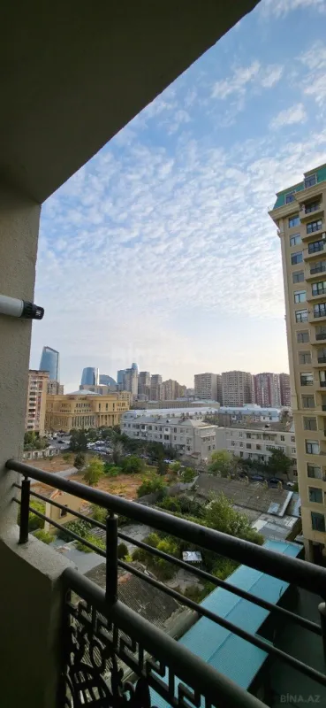 Kirayə verilir 2 otaqlı mənzil 80 m²