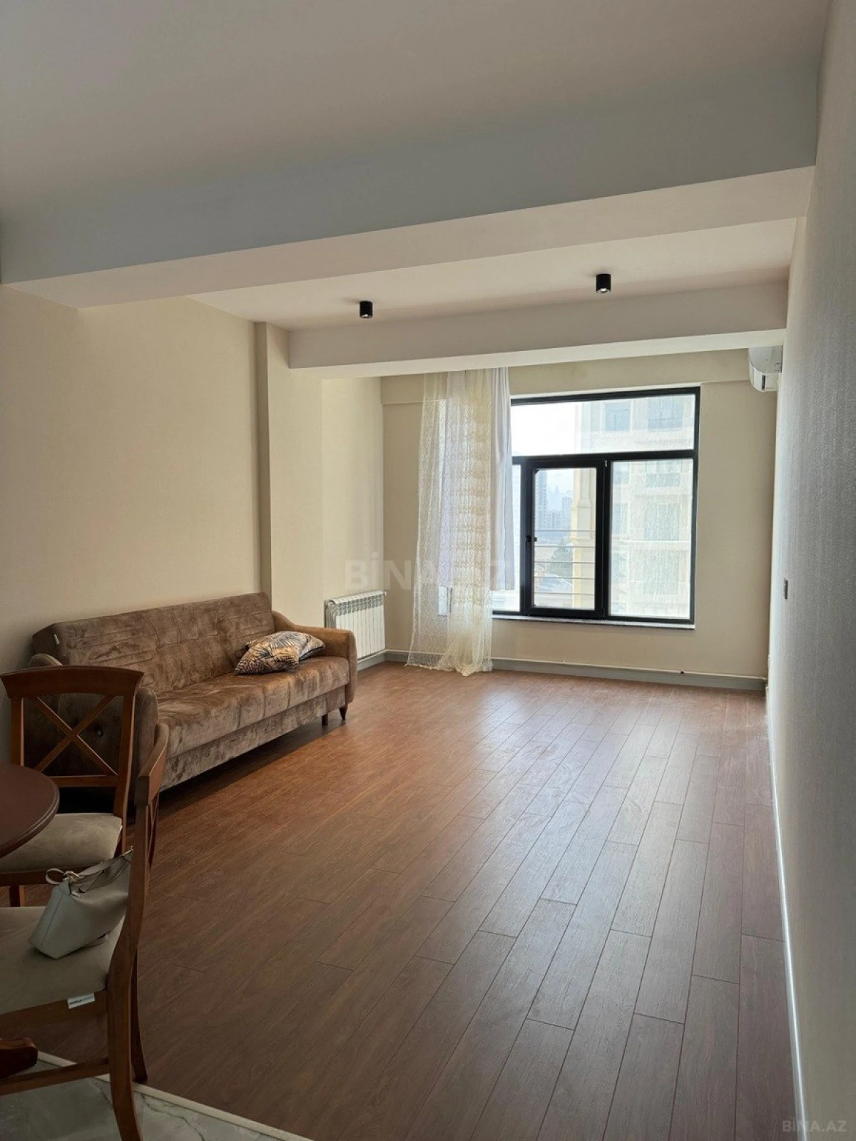 Kirayə verilir 2 otaqlı mənzil 80 m²