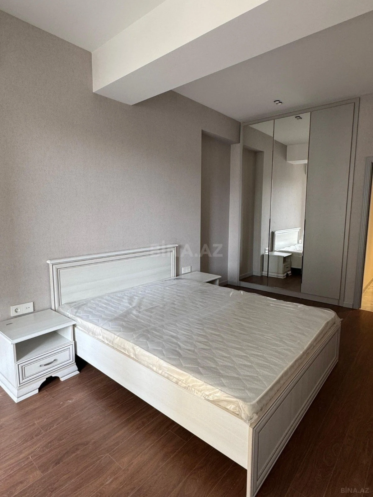 Kirayə verilir 2 otaqlı mənzil 80 m²