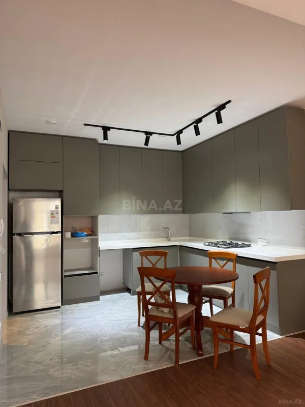 Kirayə verilir 2 otaqlı mənzil 80 m²