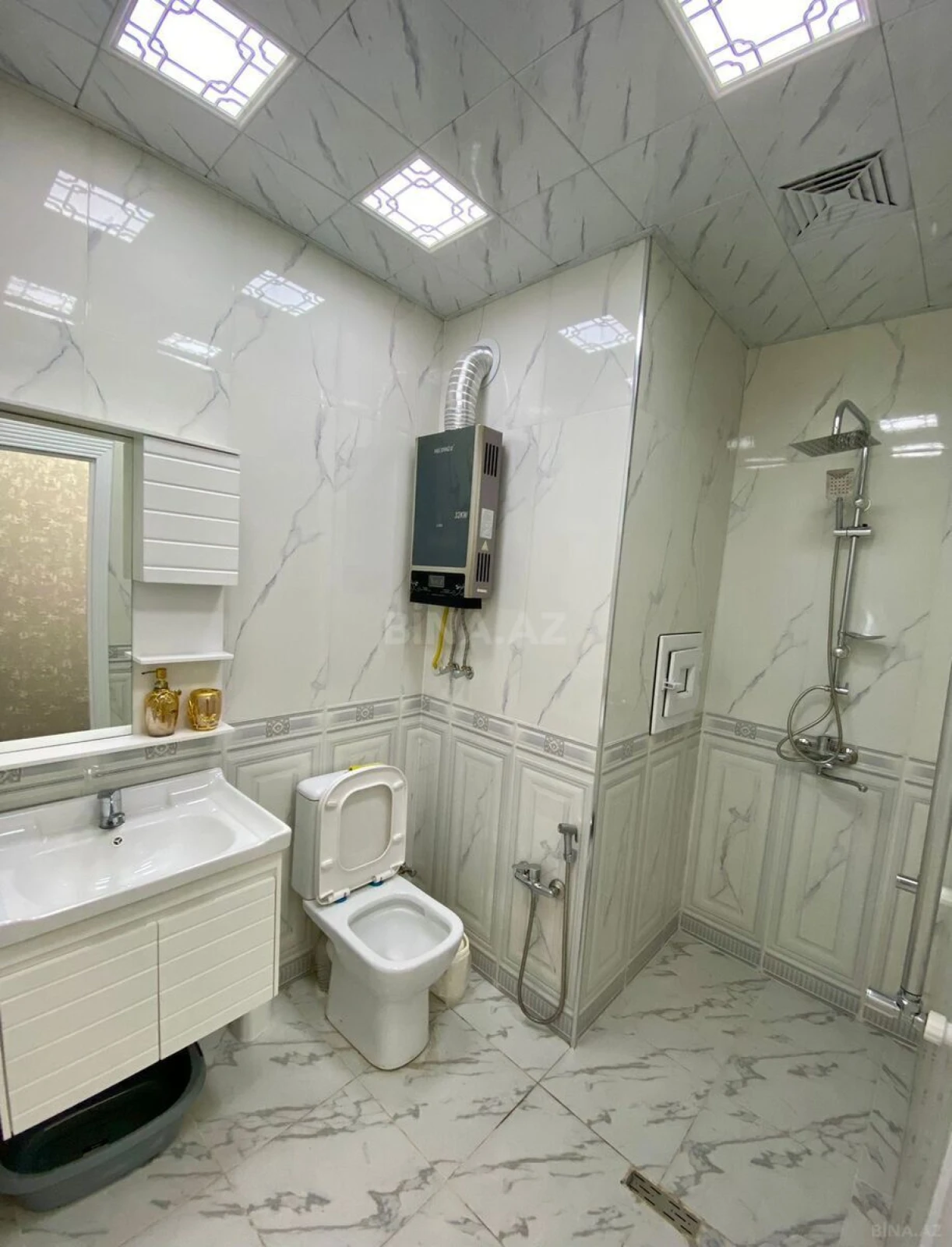 Satılır 2 otaqlı mənzil 60 m²