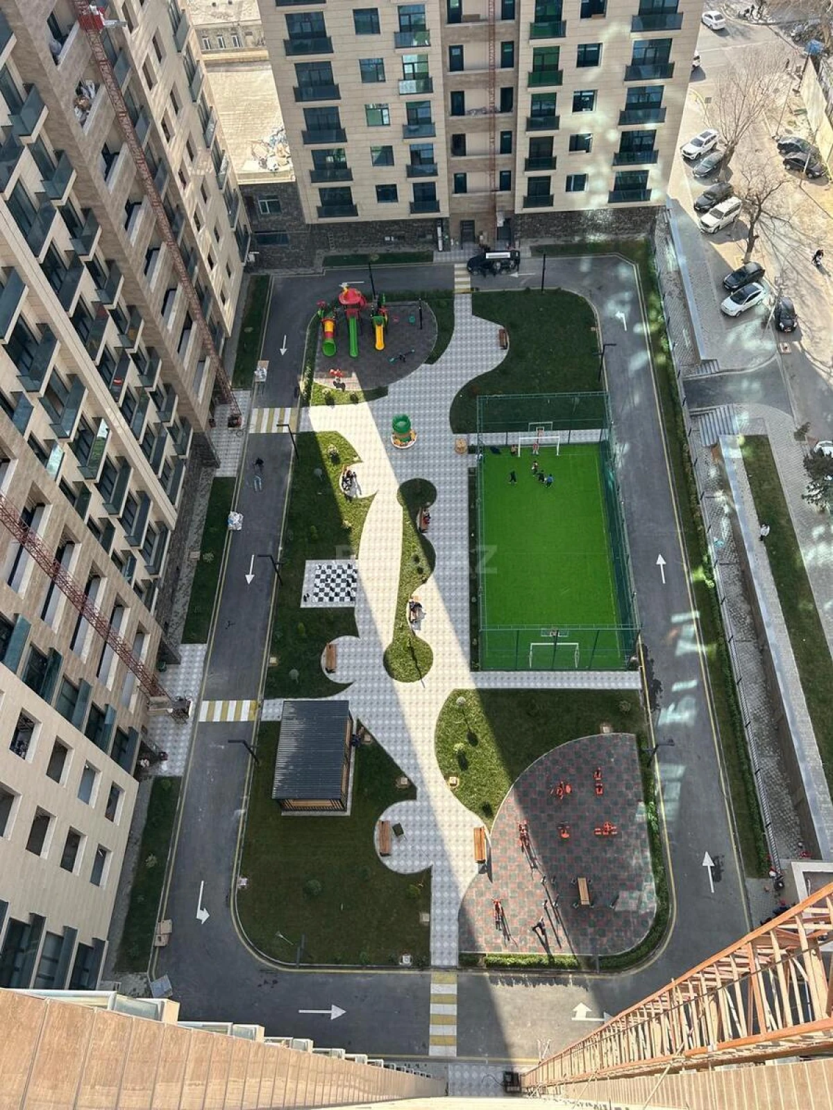 Satılır 4 otaqlı mənzil 149.5 m²