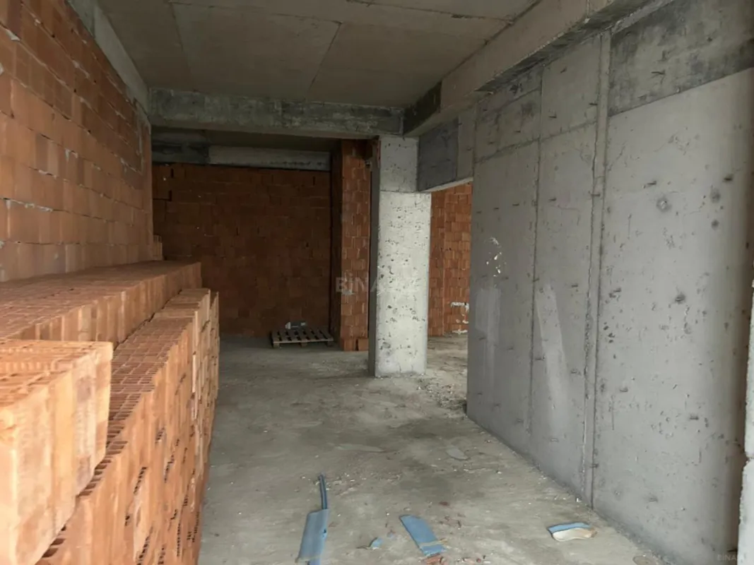 Satılır 4 otaqlı mənzil 149.5 m²