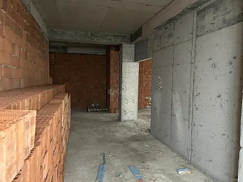 Satılır 4 otaqlı mənzil 149.5 m²