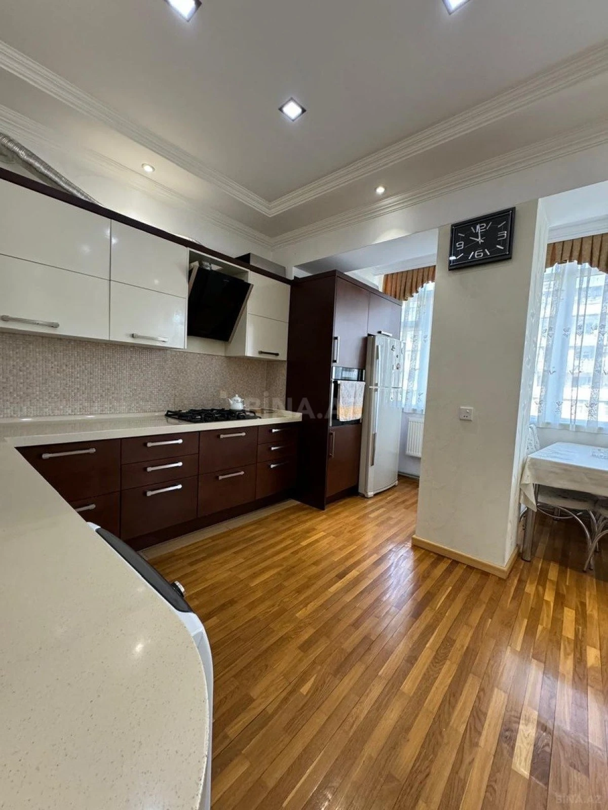 Kirayə verilir 3 otaqlı mənzil 120 m²