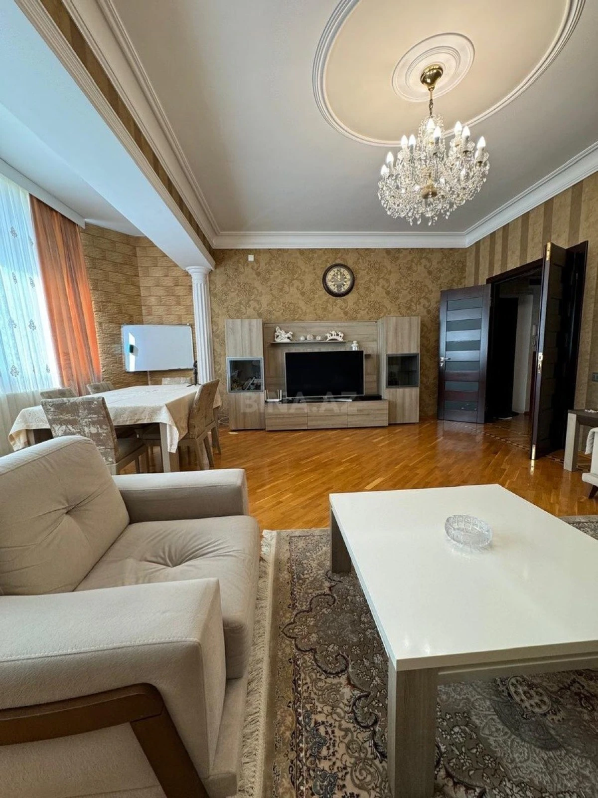 Kirayə verilir 3 otaqlı mənzil 120 m²