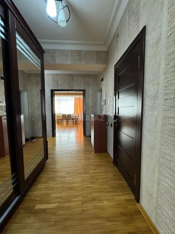 Kirayə verilir 3 otaqlı mənzil 120 m²
