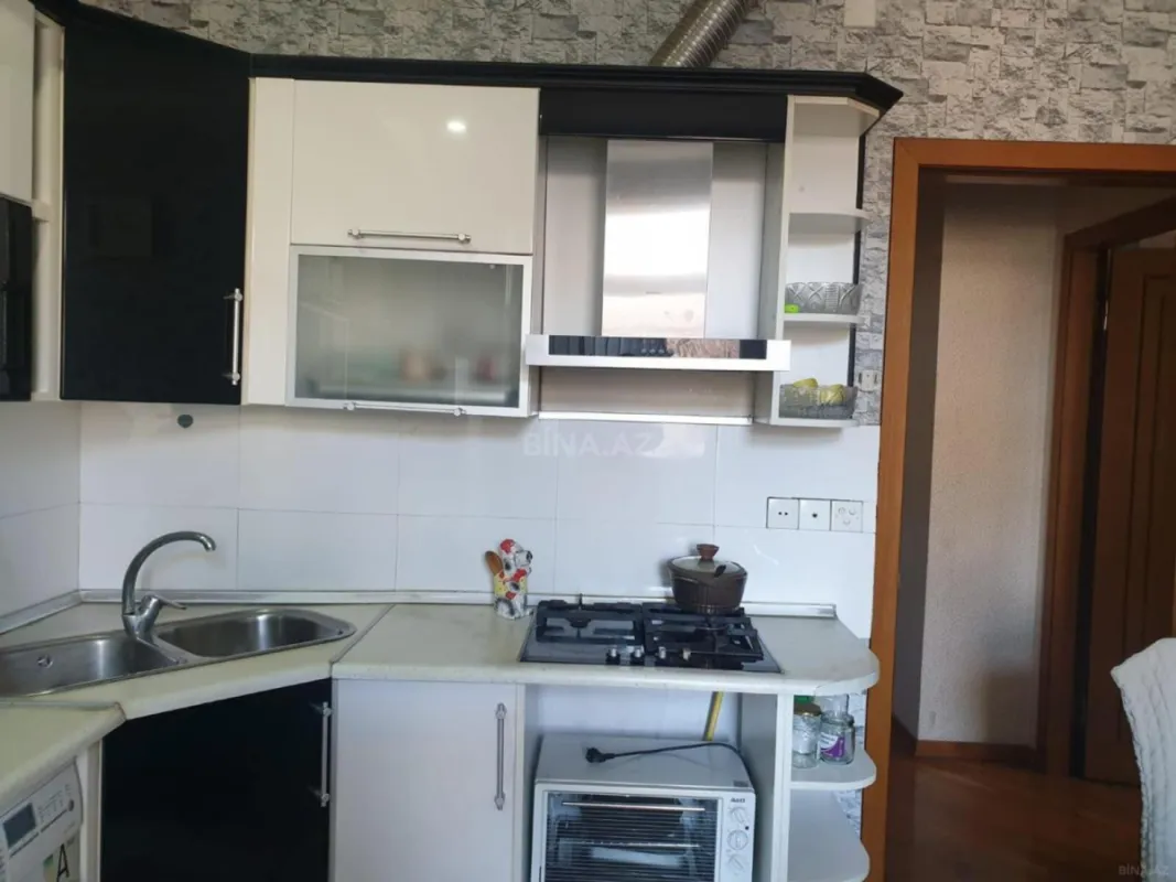 Satılır 3 otaqlı mənzil 118 m²
