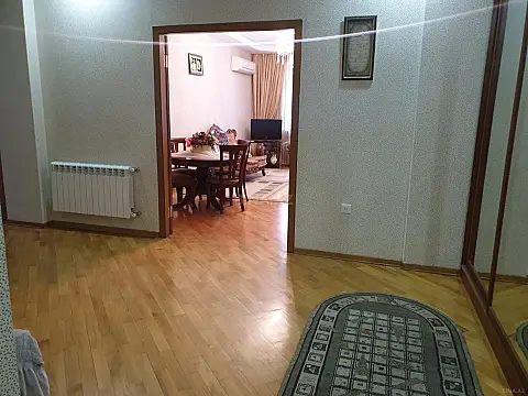 Satılır 3 otaqlı mənzil 118 m²