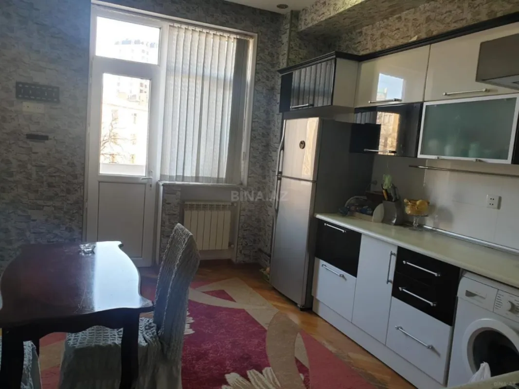 Satılır 3 otaqlı mənzil 118 m²