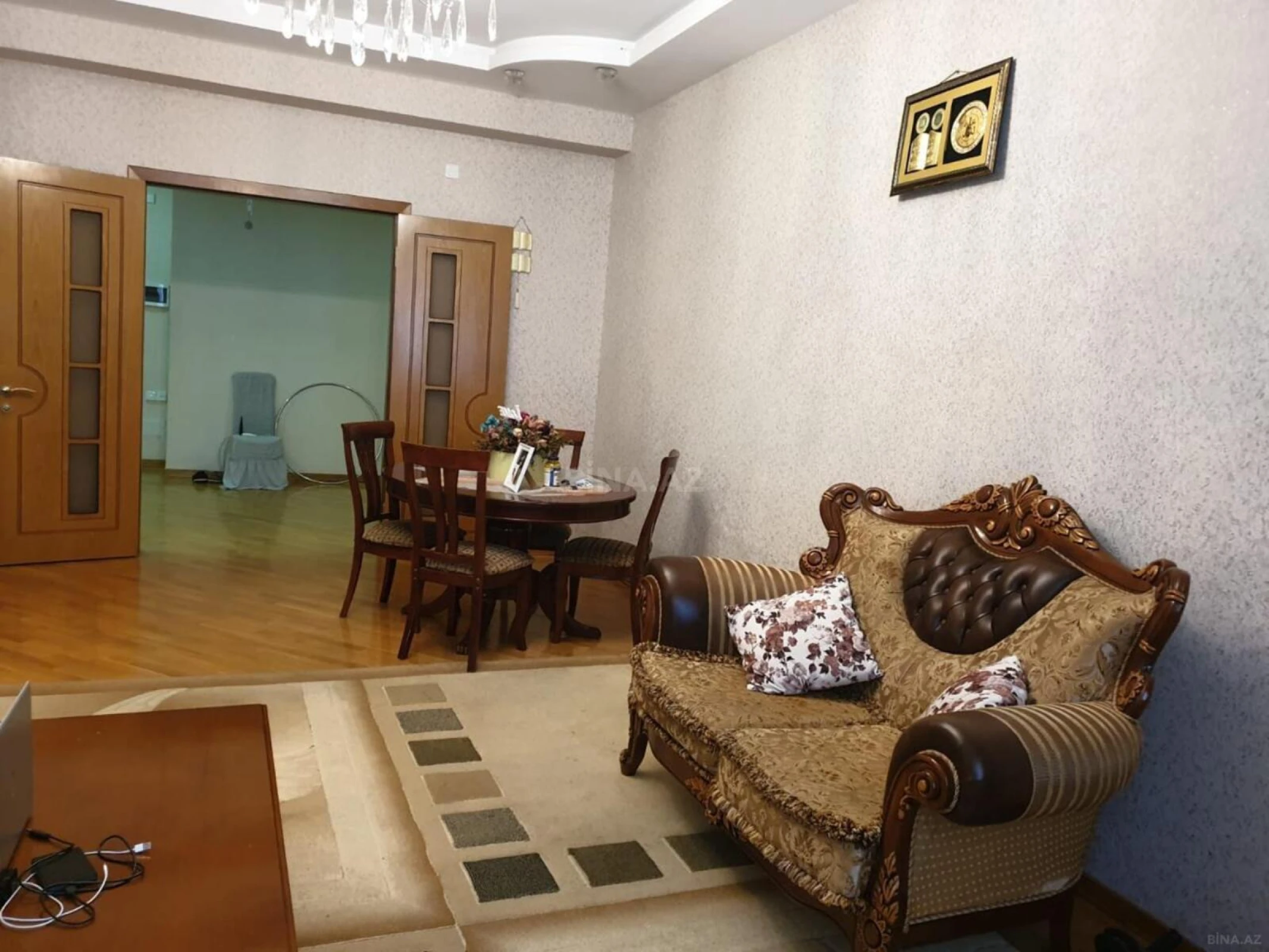 Satılır 3 otaqlı mənzil 118 m²
