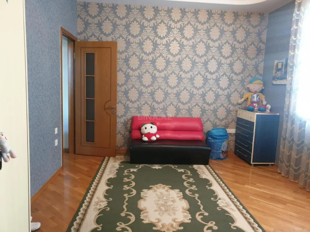 Satılır 3 otaqlı mənzil 118 m²