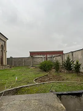 Satılır 7 otaqlı həyət evi 400 m²